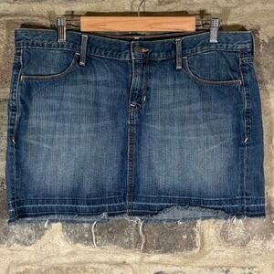Old Navy Denim Mini Skirt Frayed Hem Blue Women's Size 14 Casual‎